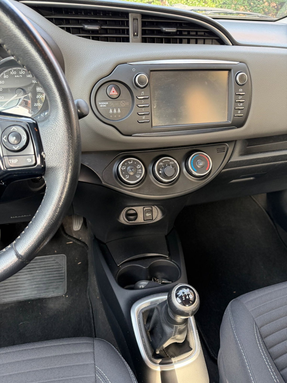 Toyota Yaris 1.0 5 porte Now GPL (9)