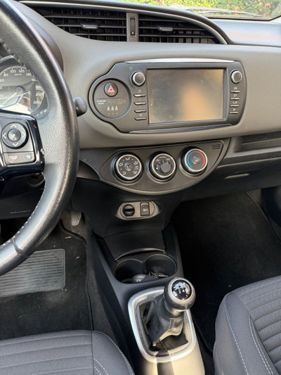 Toyota Yaris 1.0 5 porte Now GPL (9)