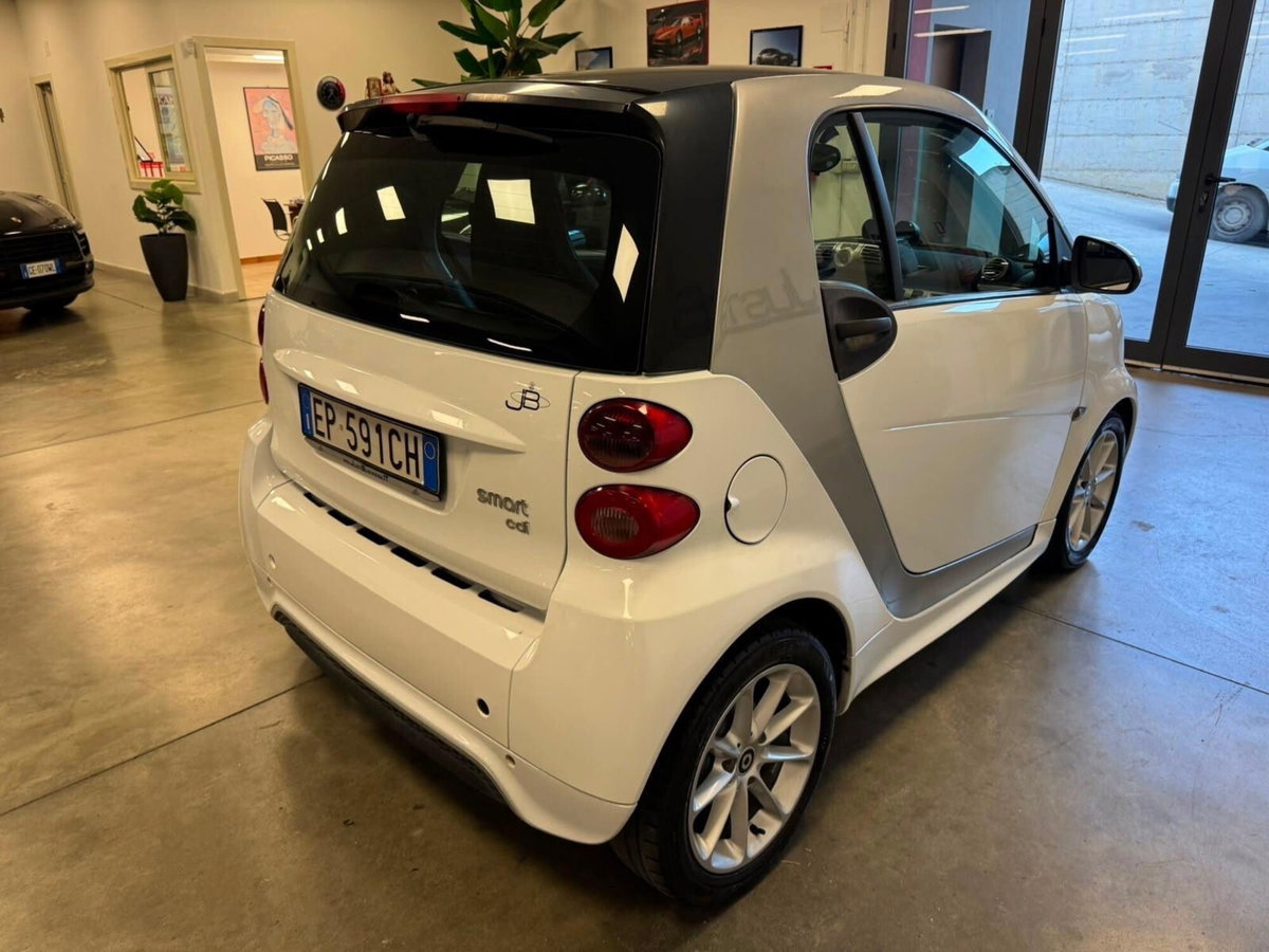 smart Fortwo 800 40 kW coupé passion cdi (4)