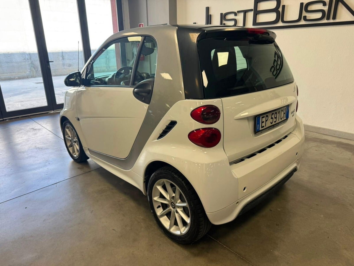 smart Fortwo 800 40 kW coupé passion cdi (6)