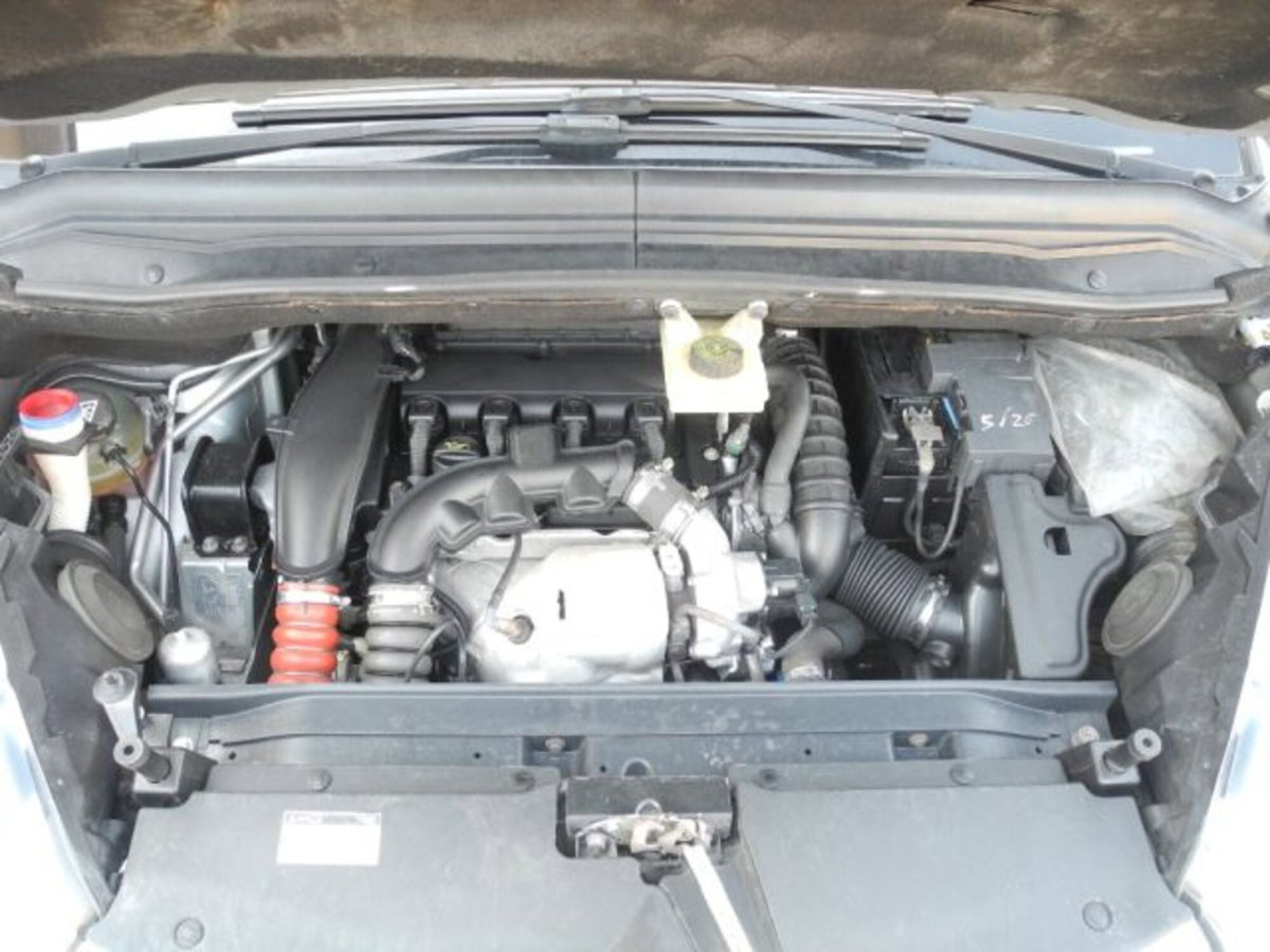 Citroen C4 Gran Picasso 1.6 Turbo THP 140 aut. Exclusive (15)
