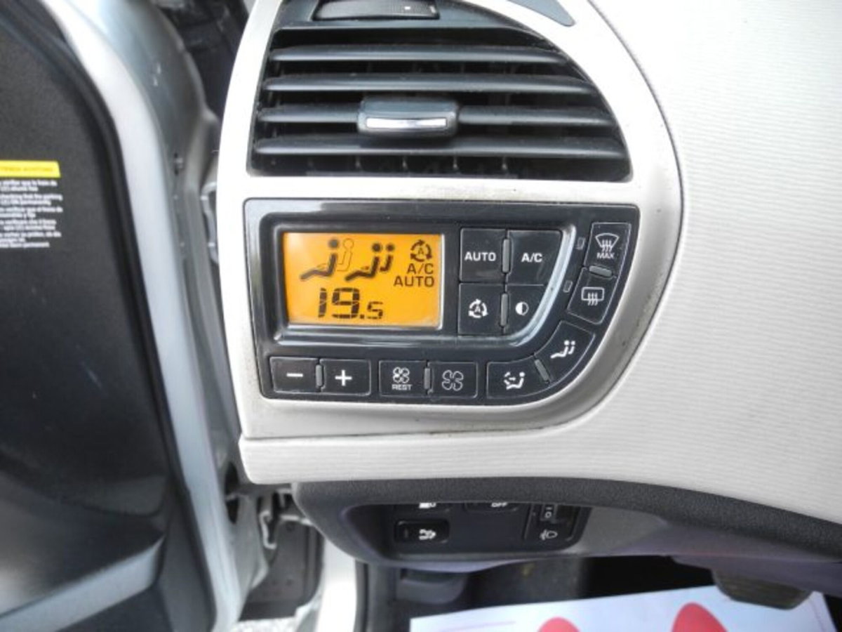 Citroen C4 Gran Picasso 1.6 Turbo THP 140 aut. Exclusive (9)