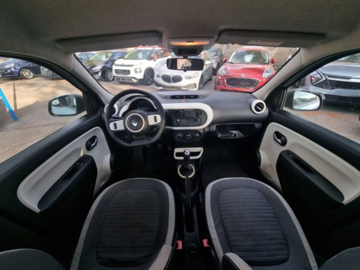 Renault Twingo 1.0 SCe Live (11)