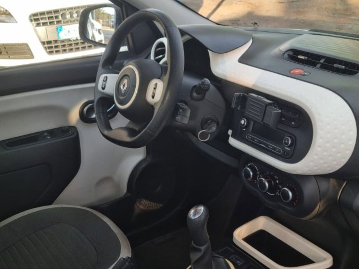 Renault Twingo 1.0 SCe Live (13)
