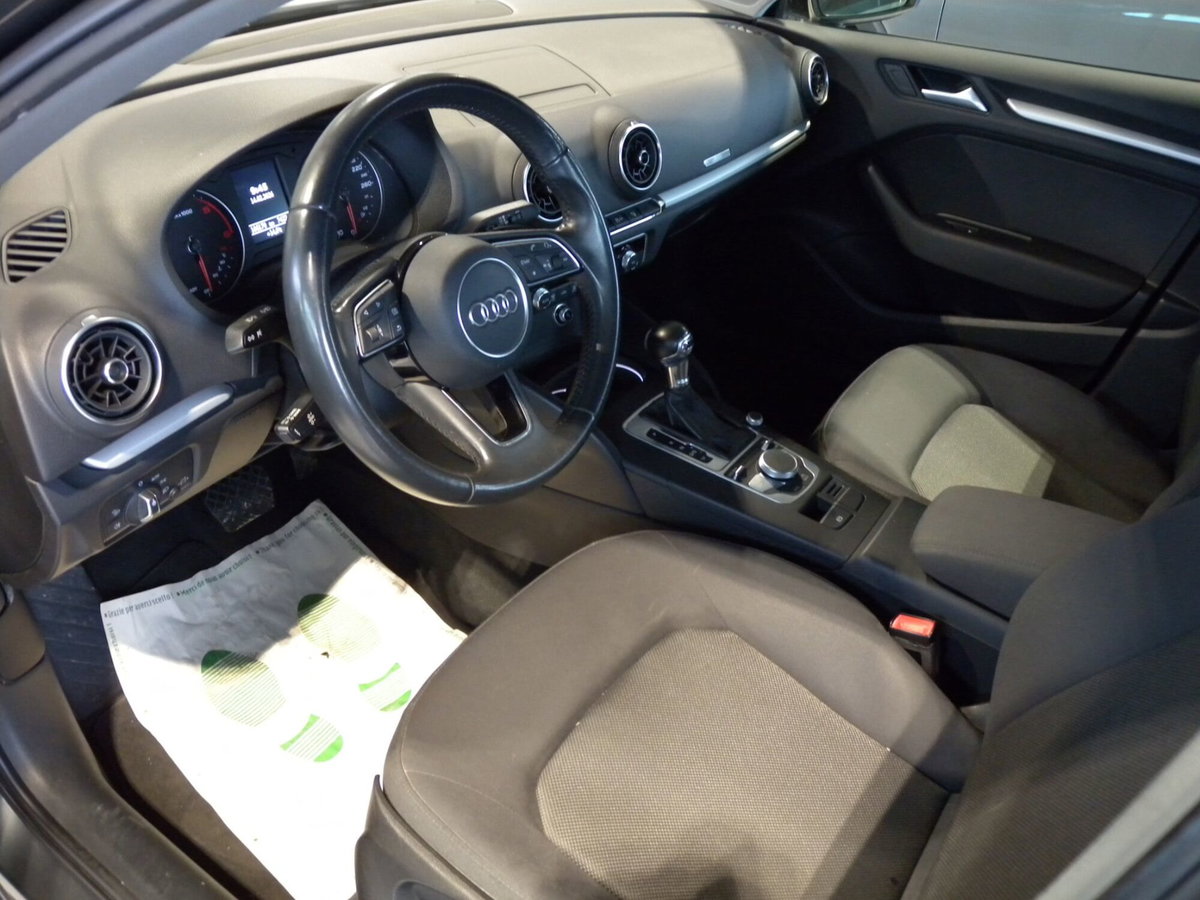 Audi A3 Sportback 2.0 TDI S tronic Business (5)