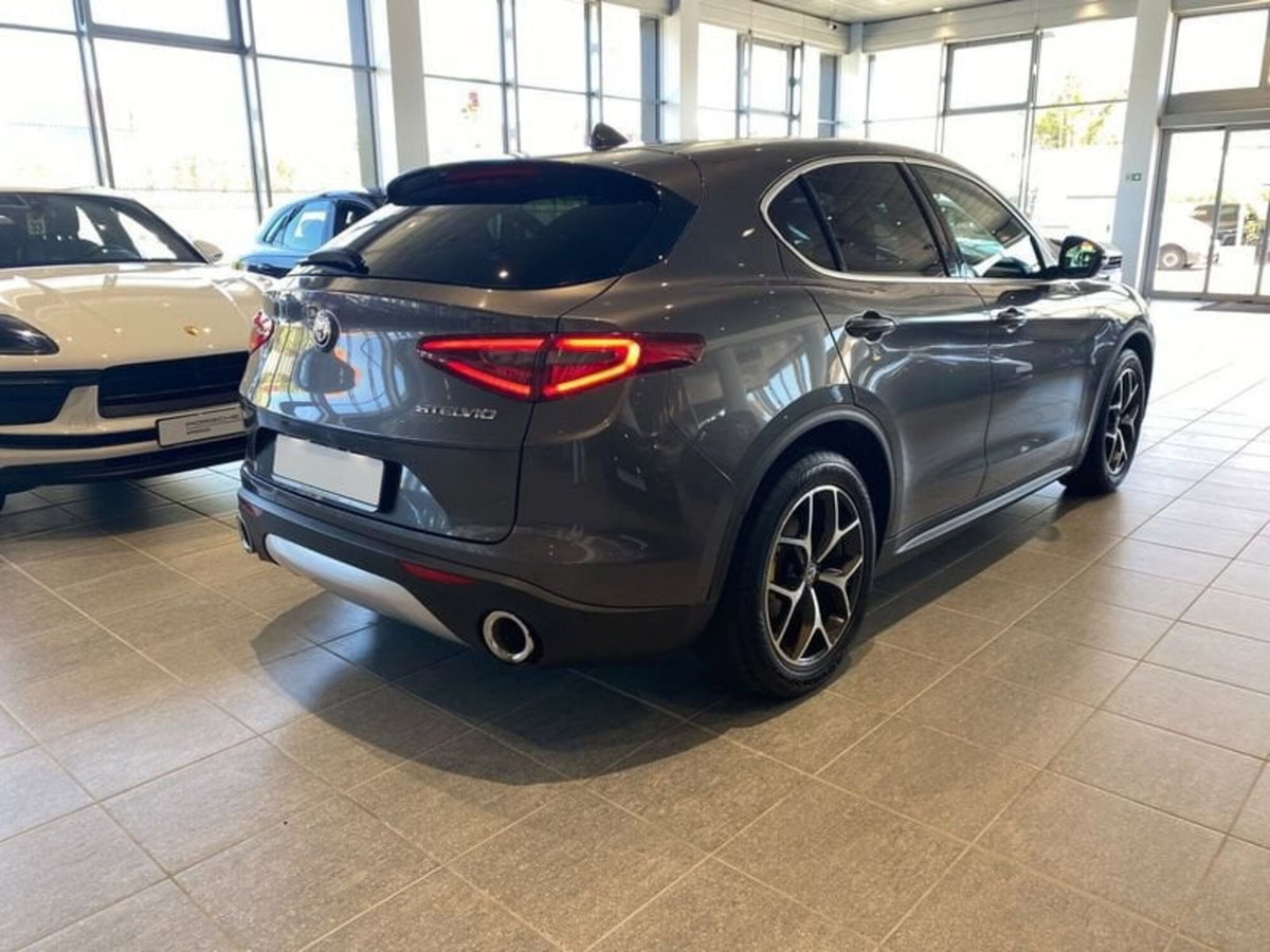 Alfa Romeo Stelvio Stelvio 2.2 Turbodiesel 190 CV AT8 RWD Executive (3)