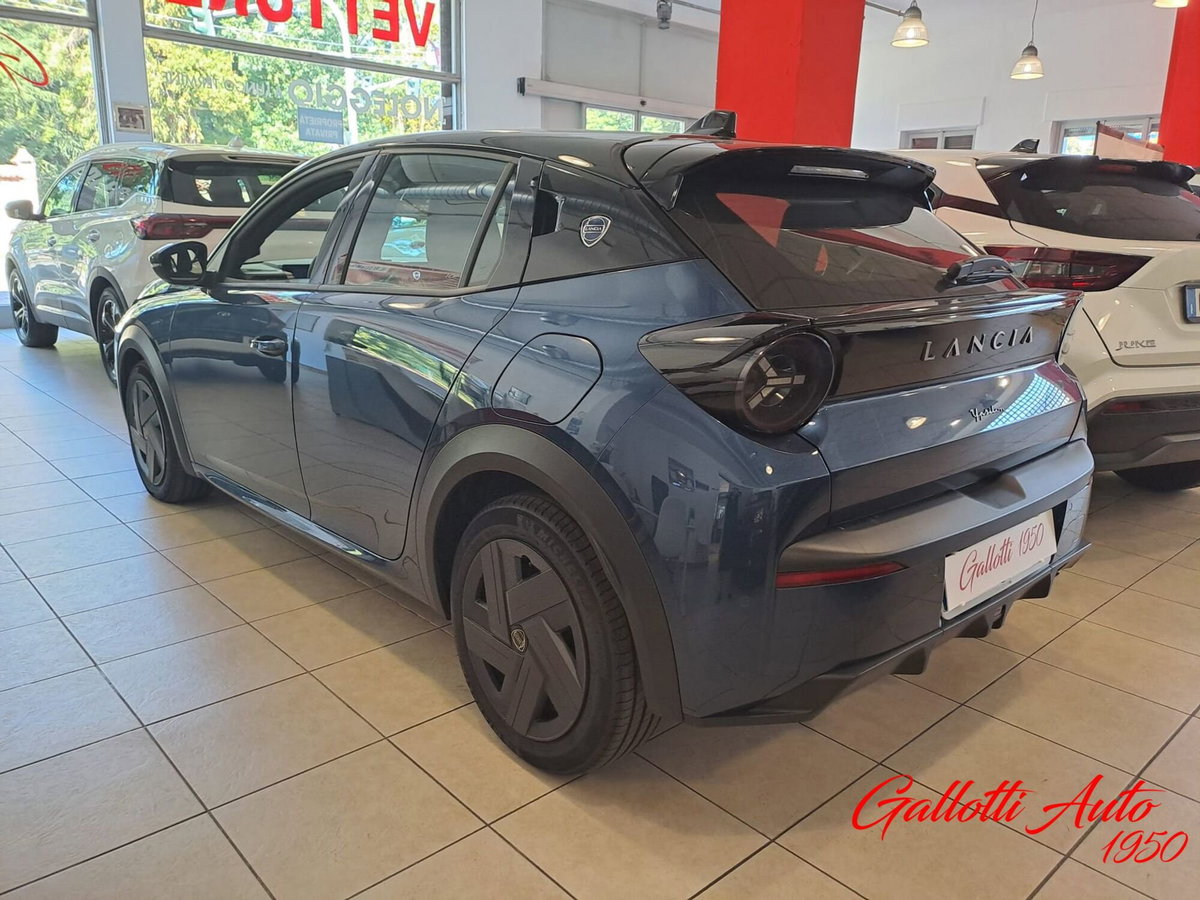 Lancia Ypsilon 1.2 mhev Edizione Cassina e-dct (2)
