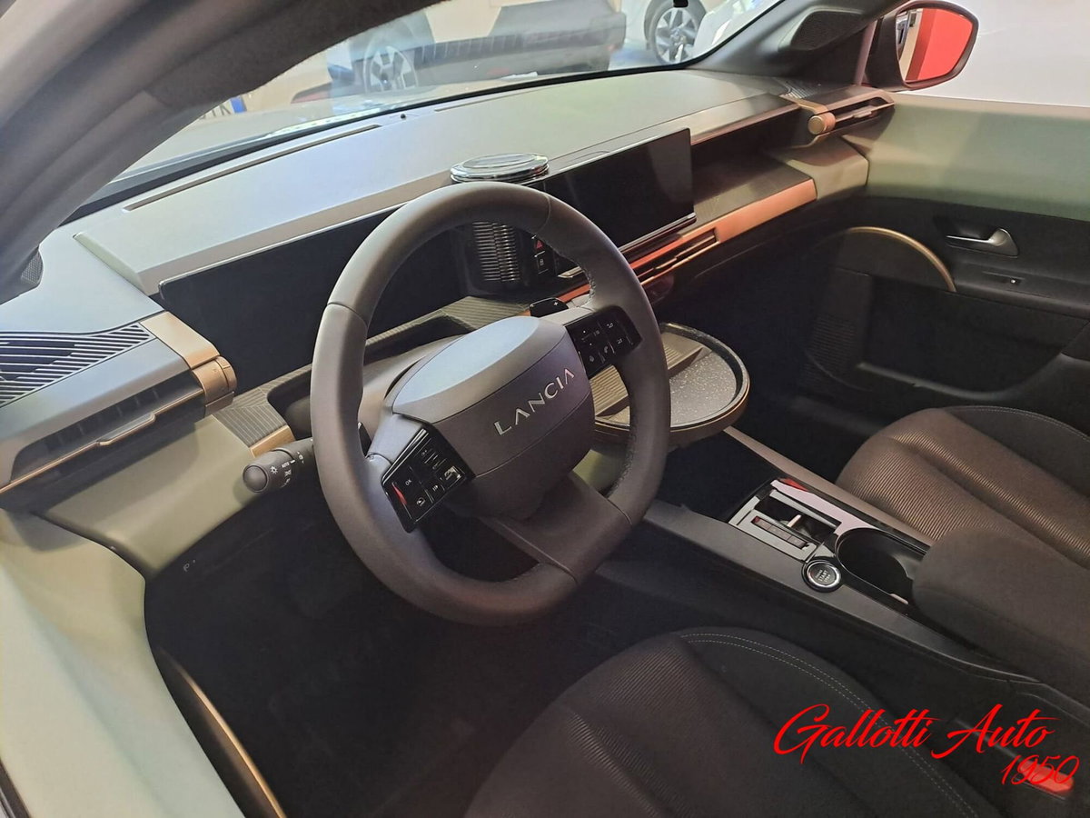 Lancia Ypsilon 1.2 mhev Edizione Cassina e-dct (6)