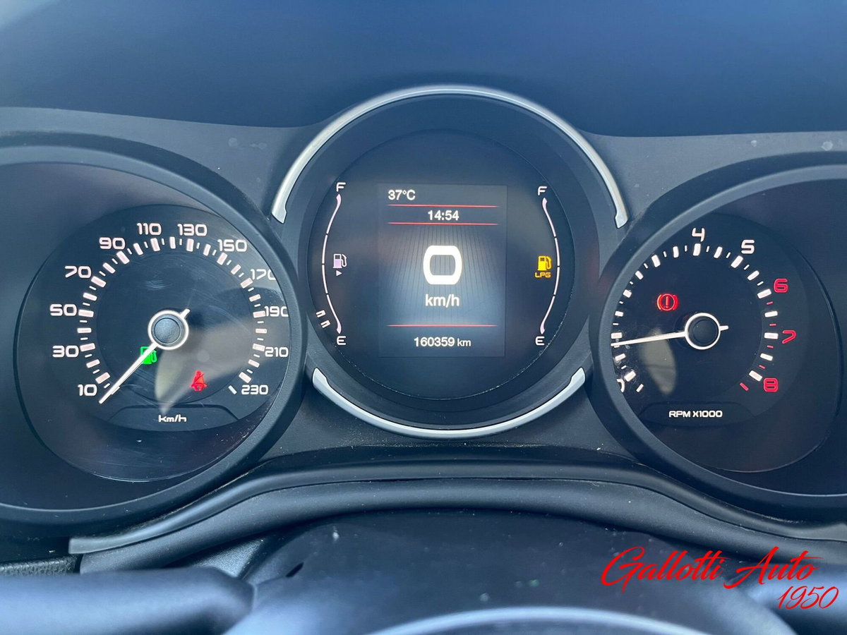 Fiat 500L 1.4 T-Jet 120 CV GPL Lounge (12)