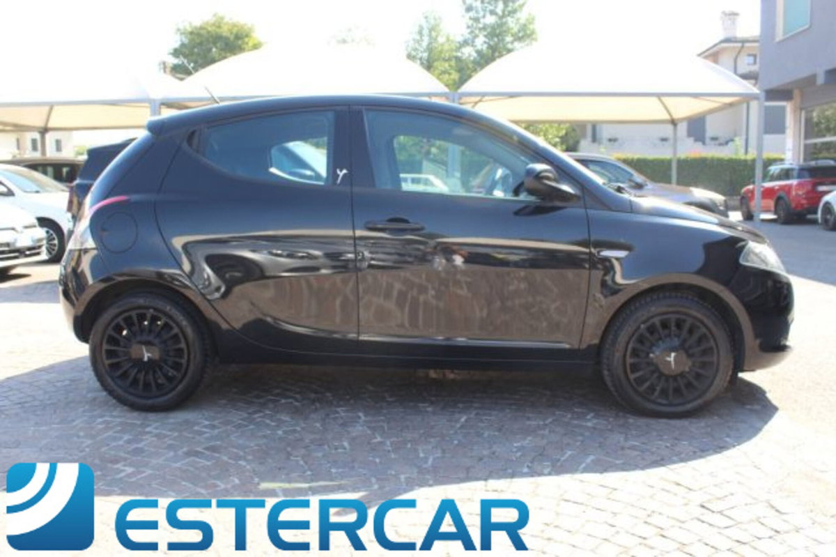 Lancia Ypsilon 1.2 69 CV 5 porte Elefantino (5)