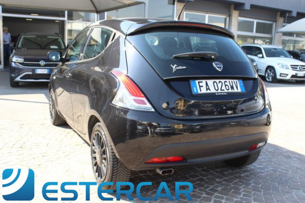 Lancia Ypsilon 1.2 69 CV 5 porte Elefantino (8)