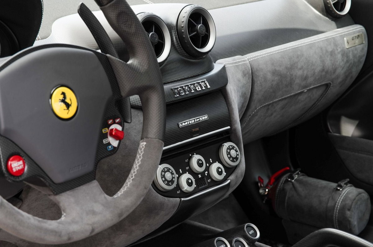 Ferrari 599 Coupé 599 GTB Fiorano (12)