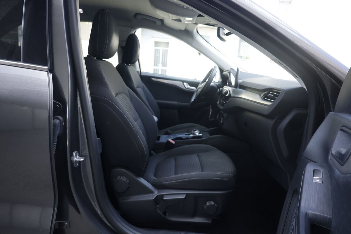 Ford Kuga 2.5 Plug In Hybrid 225 CV CVT 2WD Vignale (12)