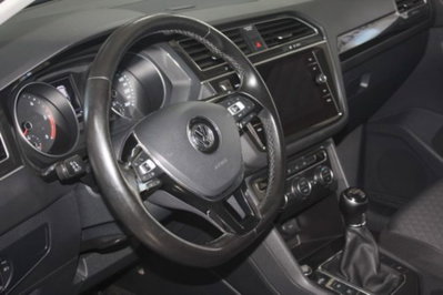 Volkswagen Tiguan 1.6 TDI SCR Sport BlueMotion Technology (11)