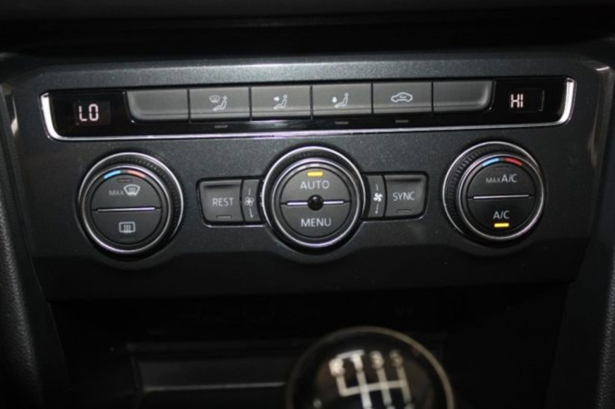 Volkswagen Tiguan 1.6 TDI SCR Sport BlueMotion Technology (15)