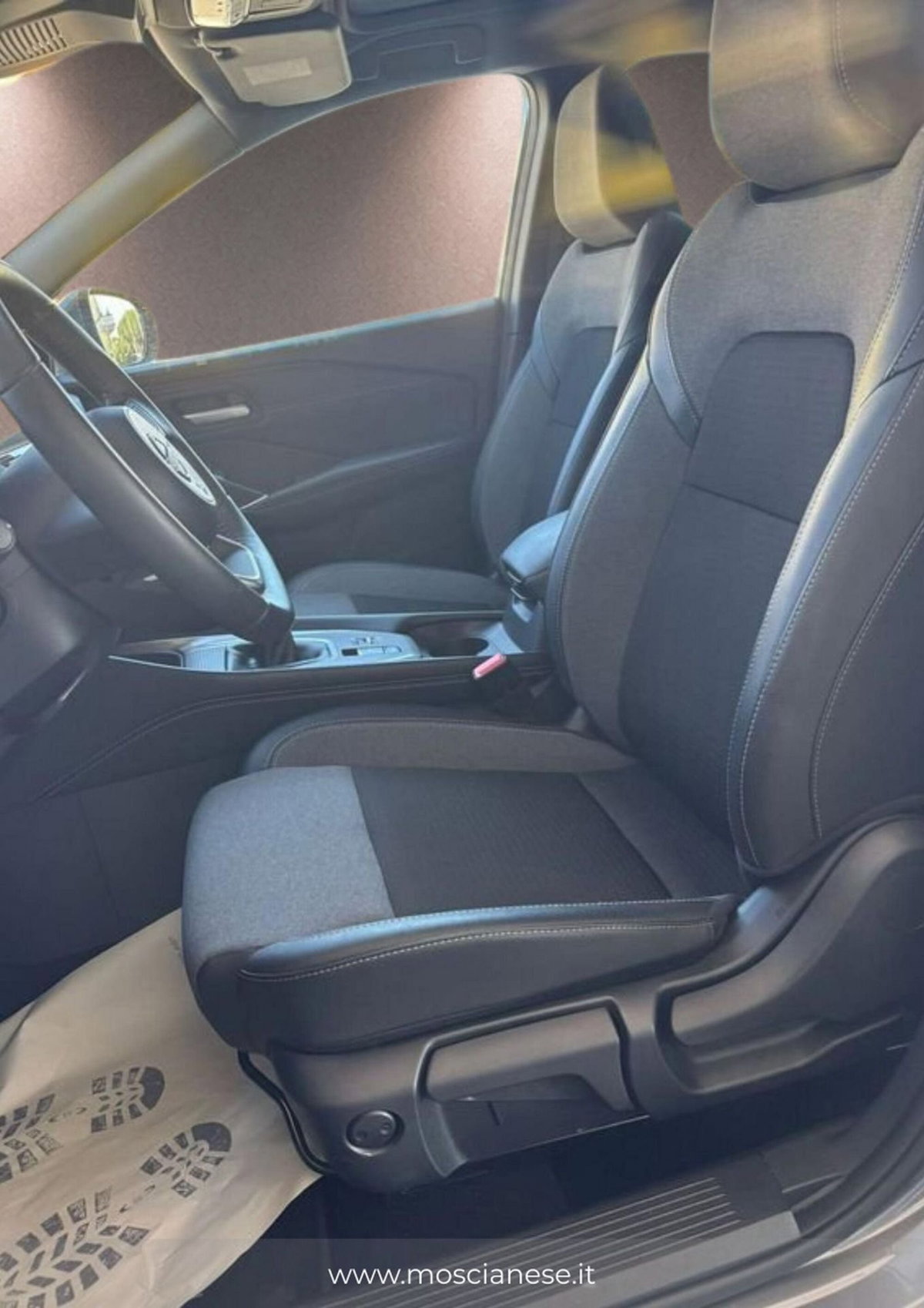 Nissan Qashqai 1.3 mhev N-Connecta 2wd 140cv (8)