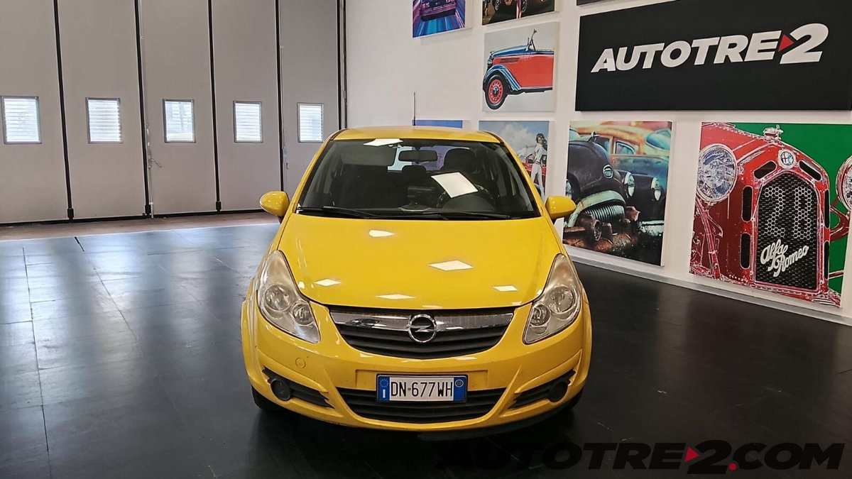 Opel Corsa 1.2 3 porte Club (5)