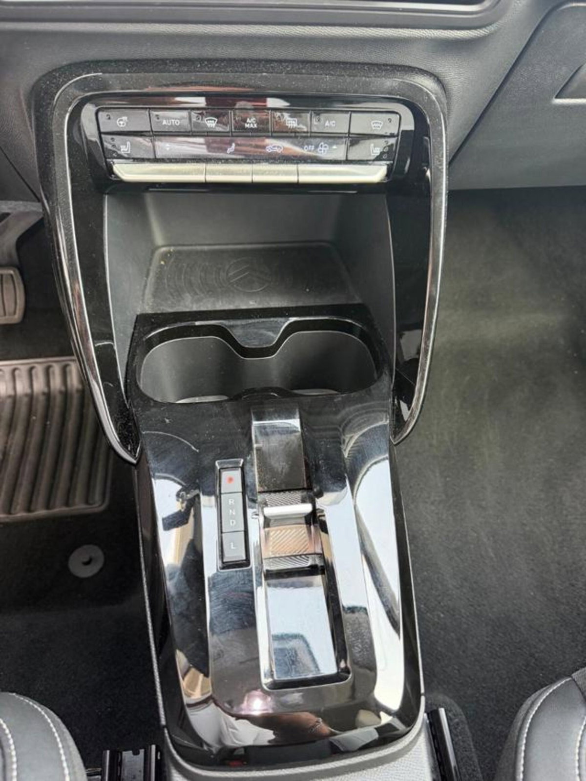 Citroen C3 Aircross elettrico Max 113cv (20)