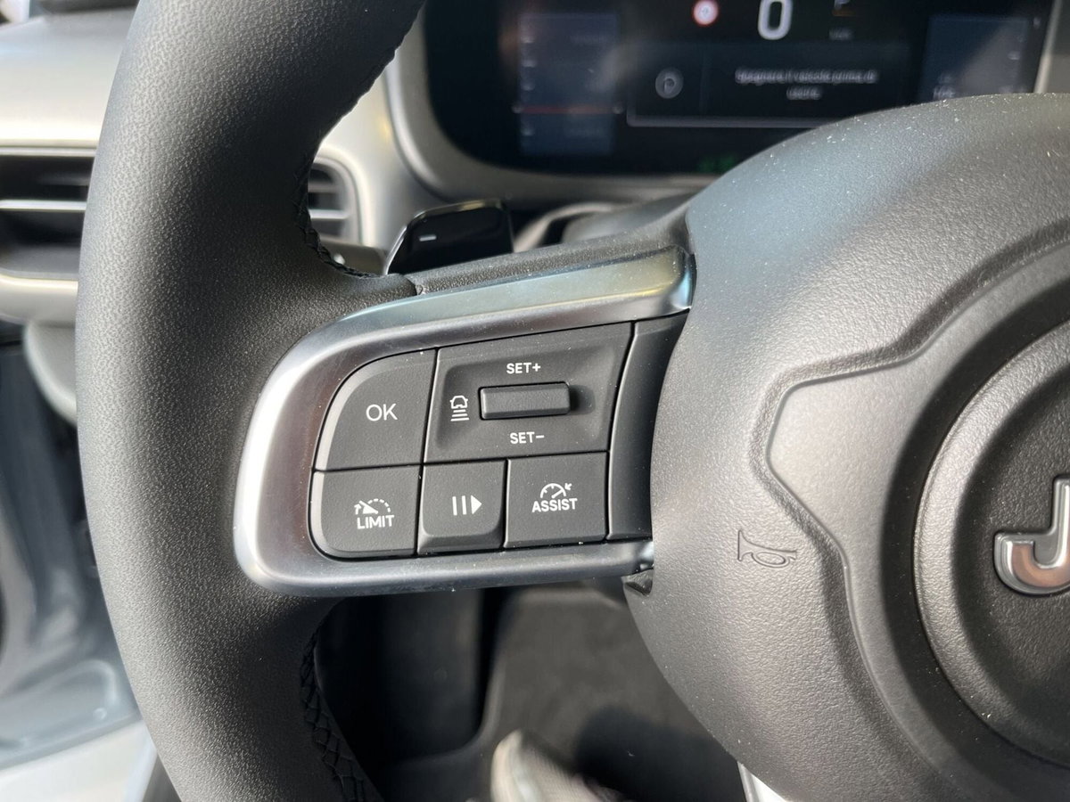 Jeep Avenger 1.2 turbo e-hybrid mhev Summit fwd 110cv edct6 (20)