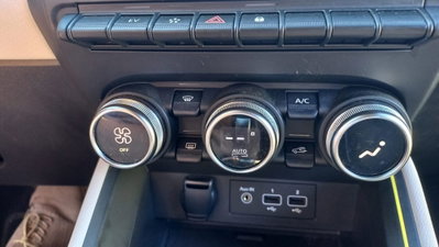 Renault Clio Full Hybrid E-Tech 140 CV 5 porte E-Tech (10)
