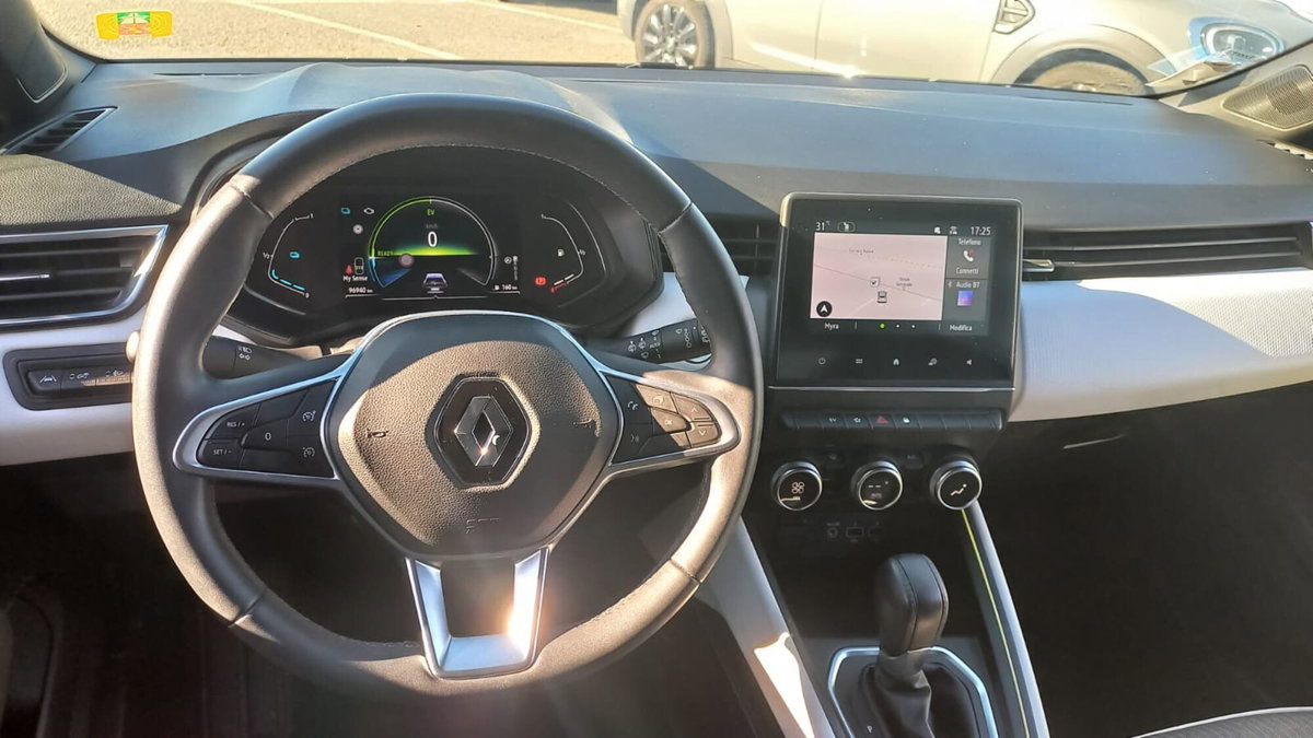 Renault Clio Full Hybrid E-Tech 140 CV 5 porte E-Tech (8)