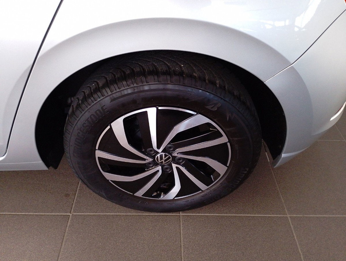 Volkswagen Polo 1.0 EVO (11)
