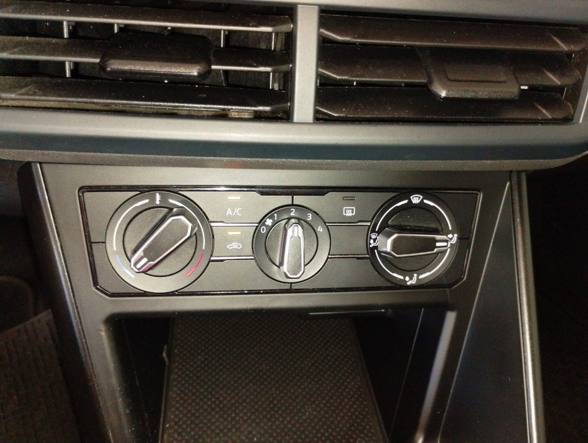 Volkswagen Polo 1.0 EVO (15)