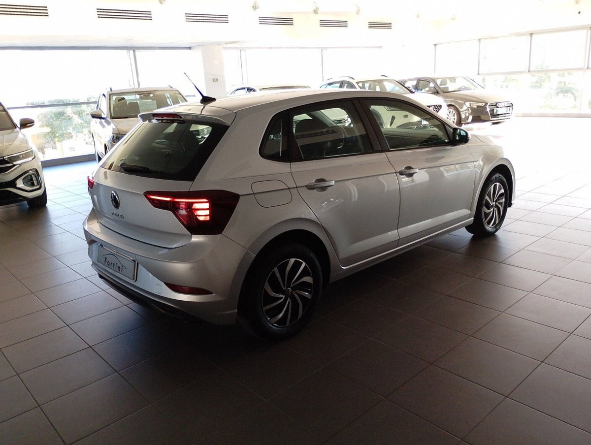 Volkswagen Polo 1.0 EVO (6)