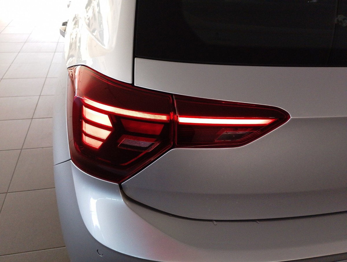 Volkswagen Polo 1.0 EVO (9)