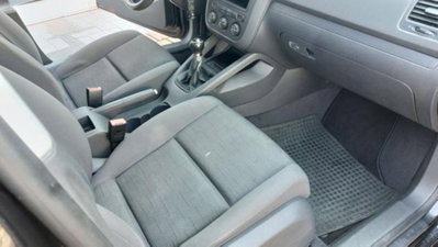 Volkswagen Golf 1.9 TDI 5p. Trendline (11)