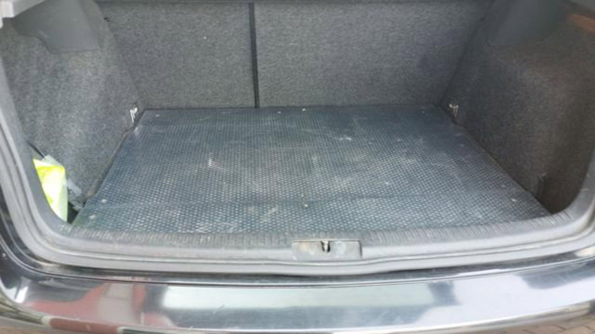 Volkswagen Golf 1.9 TDI 5p. Trendline (17)