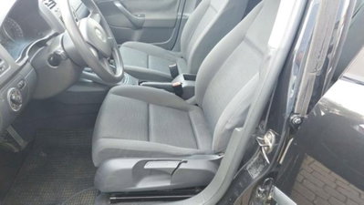 Volkswagen Golf 1.9 TDI 5p. Trendline (9)