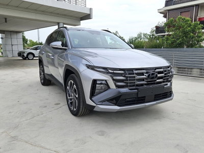 Hyundai Tucson 1.6 hev Exellence 2wd 239cv auto (3)