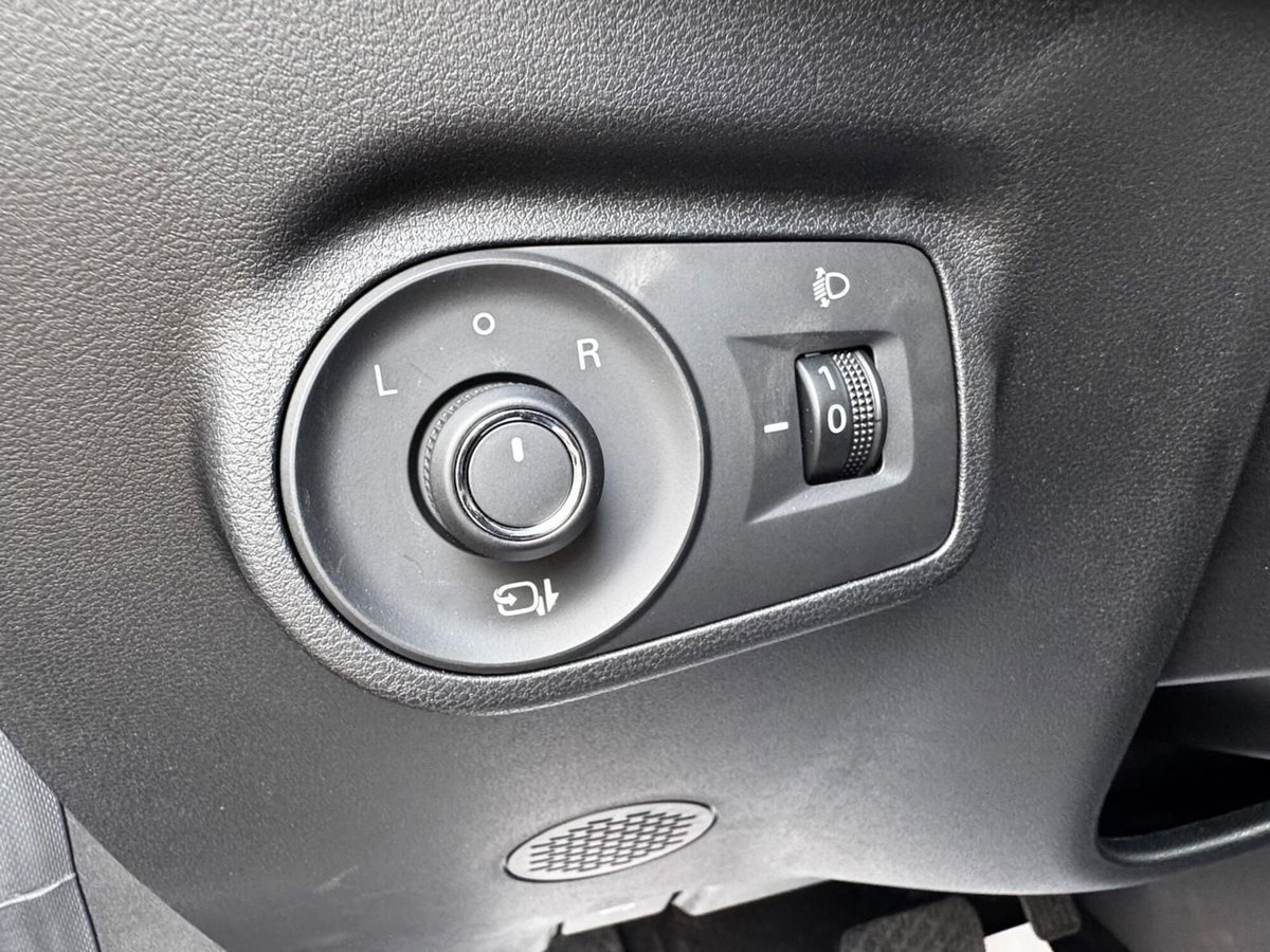 Mg ZS 1.5 hybrid+ Luxury auto (12)