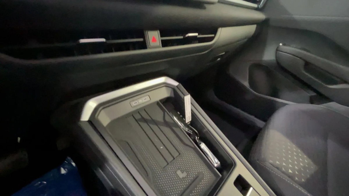Volkswagen T-Roc 1.5 etsi Life 150cv dsg (10)