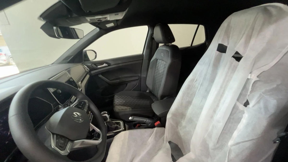 Volkswagen T-Cross 1.0 tsi R-Line 115cv dsg (9)