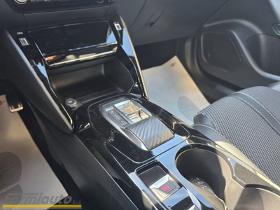 Peugeot 2008 motore elettrico 136 CV GT Pack (18)