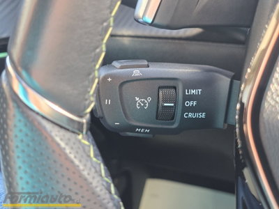 Peugeot 2008 motore elettrico 136 CV GT Pack (19)