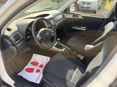 Subaru Forester 2.0D X BR (12)