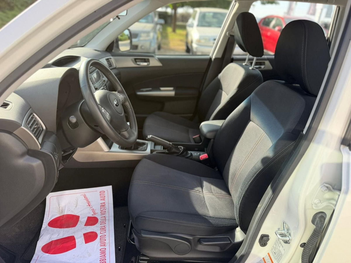 Subaru Forester 2.0D X BR (13)