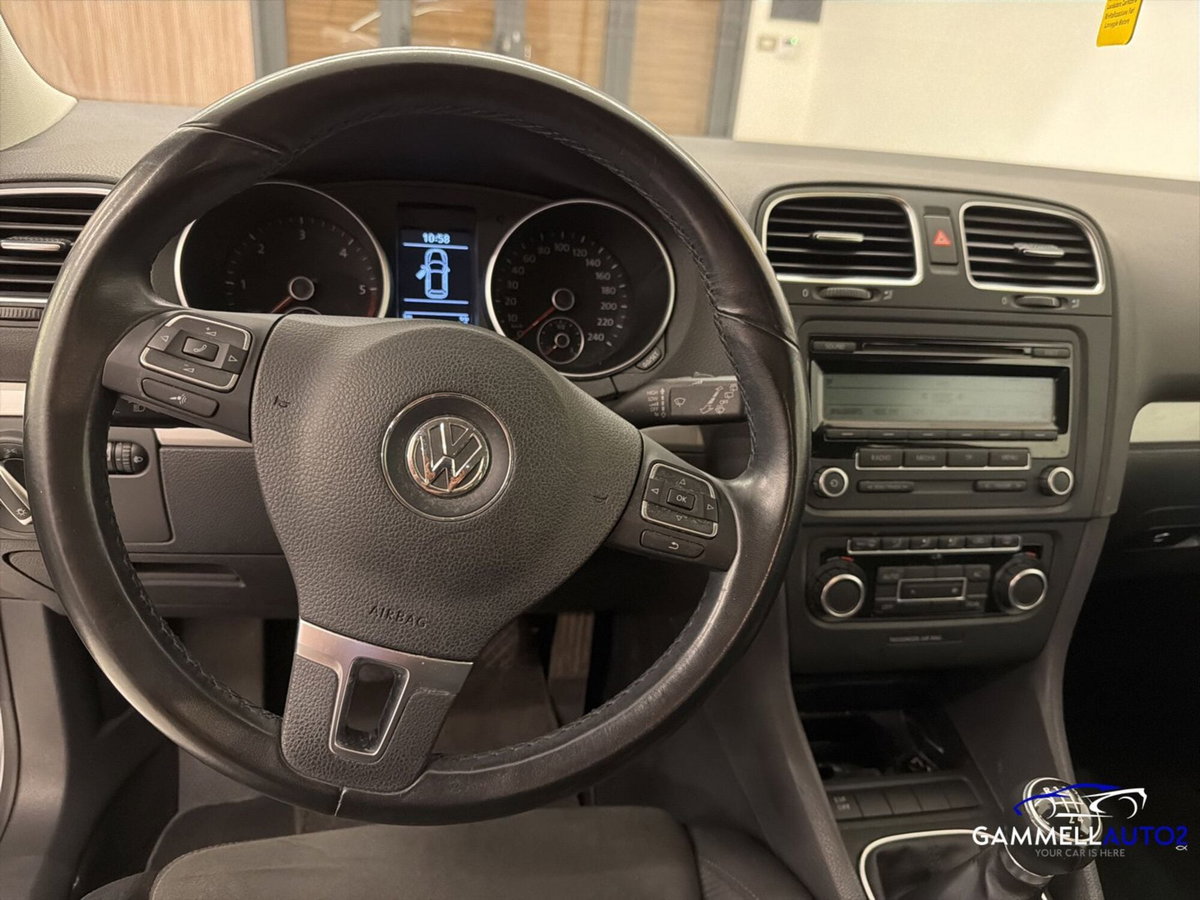 Volkswagen Golf 1.6 TDI DPF 3p. Comfortline (7)