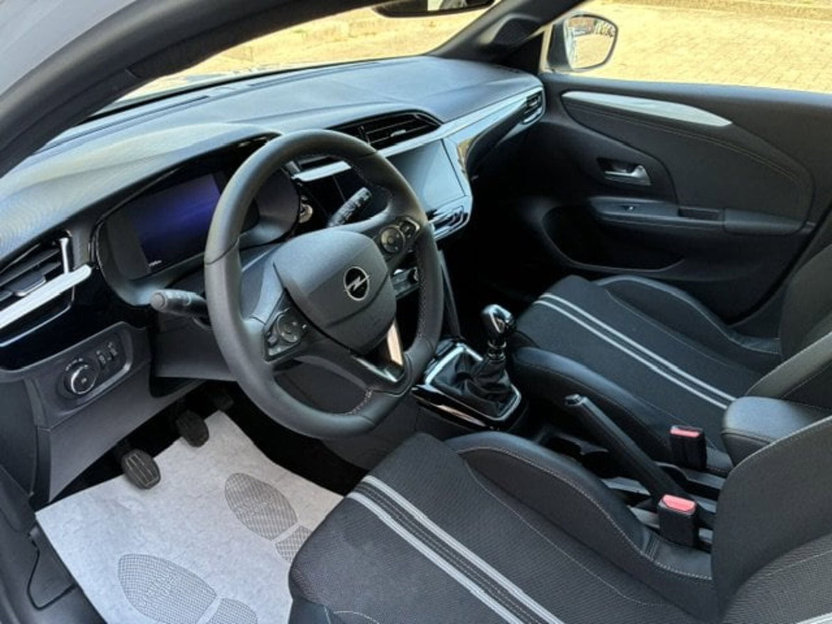 Opel Corsa 1.2 100 CV GS Line (8)