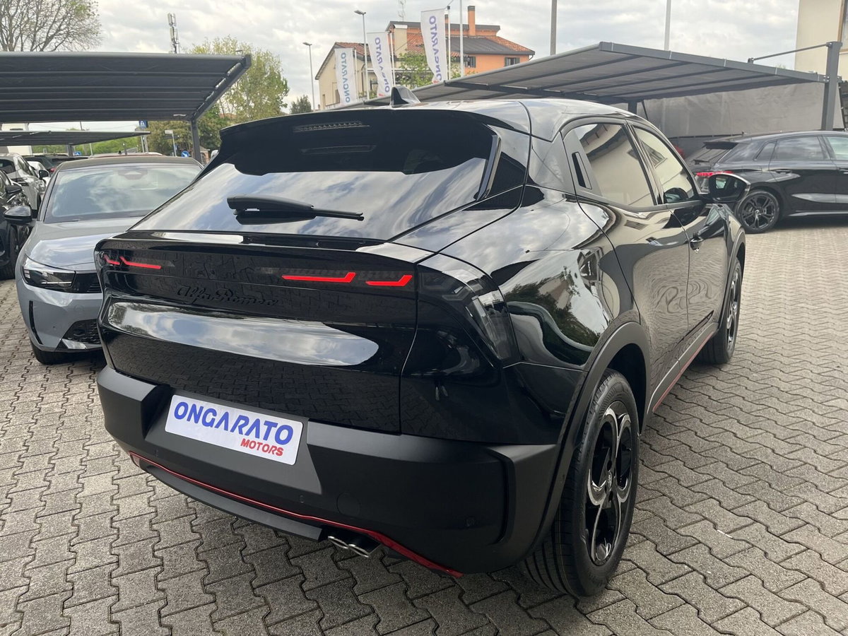Alfa Romeo Junior 1.2 ibrida Speciale 145cv edct6 (5)