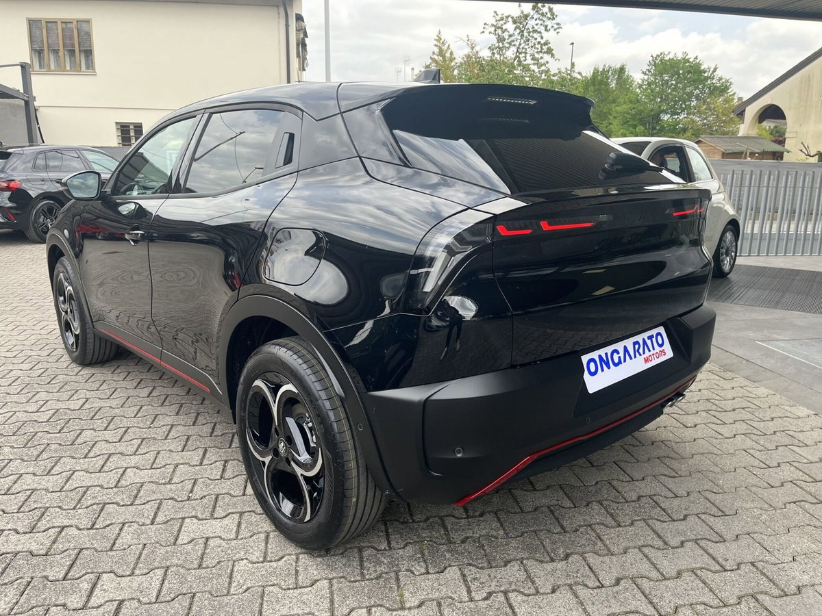 Alfa Romeo Junior 1.2 ibrida Speciale 145cv edct6 (7)