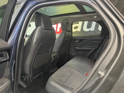 Jaguar F-Pace 2.0 D 180 CV AWD Portfolio (11)