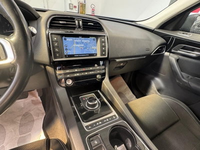 Jaguar F-Pace 2.0 D 180 CV AWD Portfolio (14)