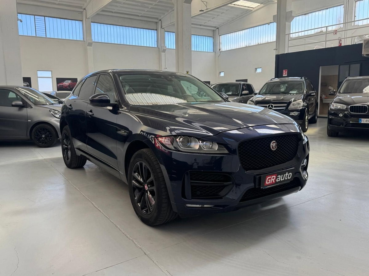 Jaguar F-Pace 2.0 D 180 CV AWD Portfolio (4)