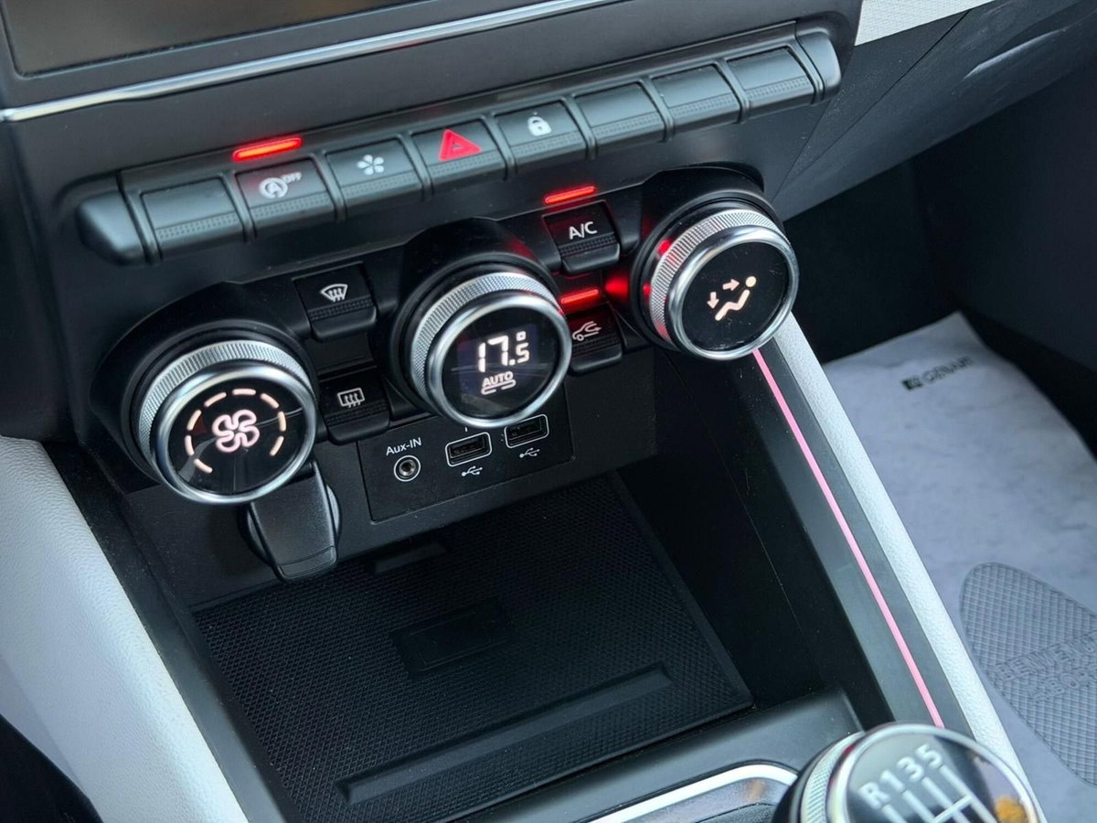 Renault Clio 1.0 tce Techno Gpl 100cv (15)