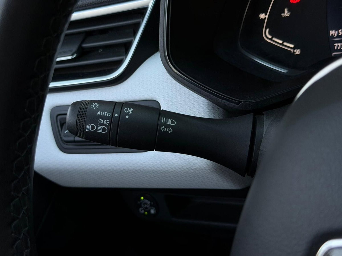 Renault Clio 1.0 tce Techno Gpl 100cv (19)