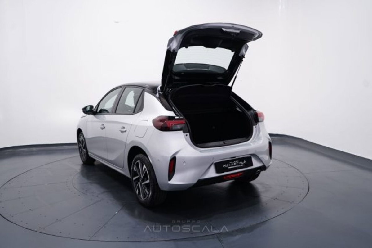 Opel Corsa 1.2 GS s&s 100cv (17)